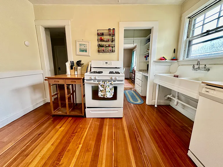 102 Bennett St #2 — Photo 11