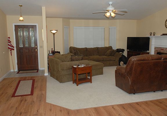 5th image of 11 College St