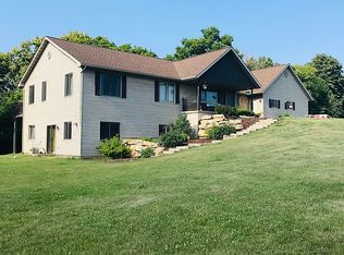 5807 Maple Glen Ln, Platteville, WI 53818