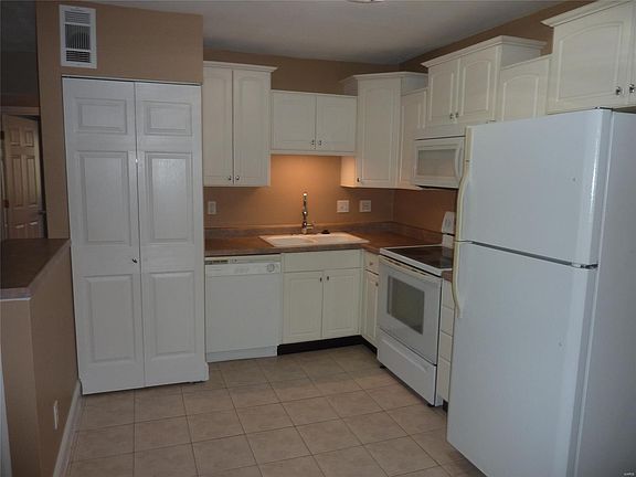 5th image of 2745 Westphalia Ct APT E