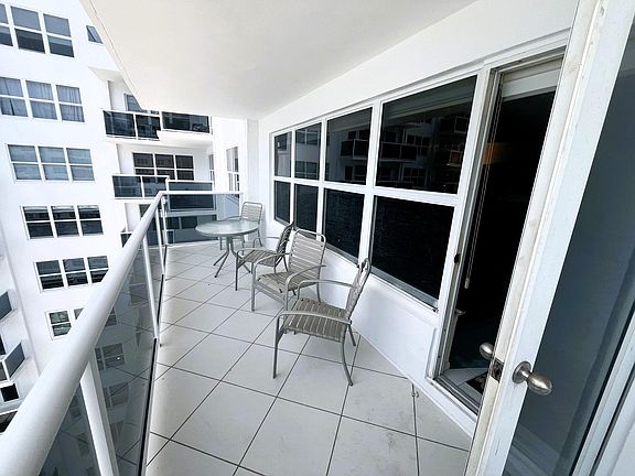 5th image of 3500 Galt Ocean Drive #1510