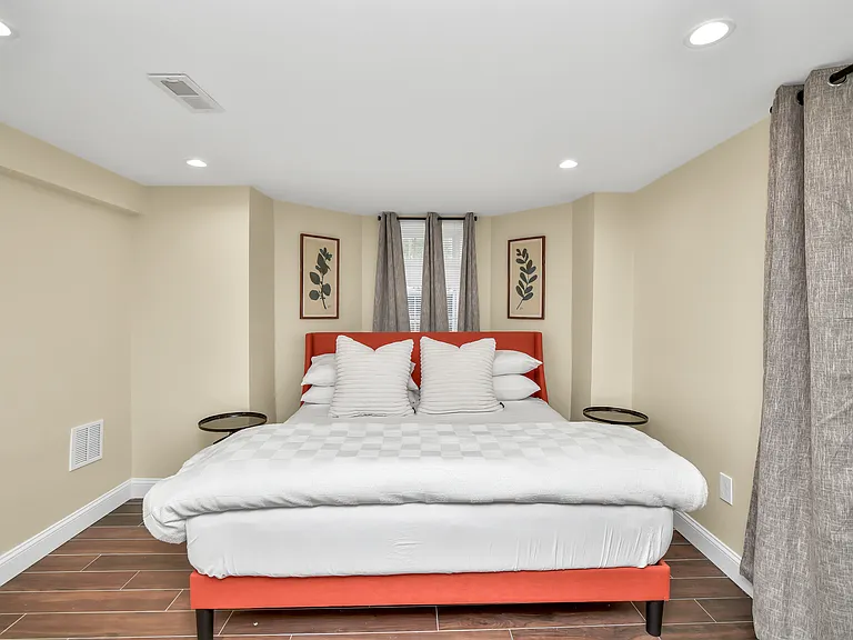 10 Pierce Ave #1 — Photo 30