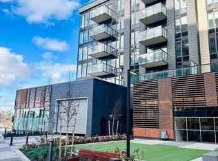 1415 Dundas St E #305, Oakville, ON L6H 7C4