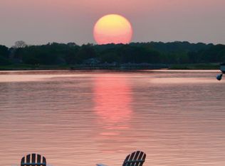 129 Hogan Dr, Lake Kiowa, TX 76240