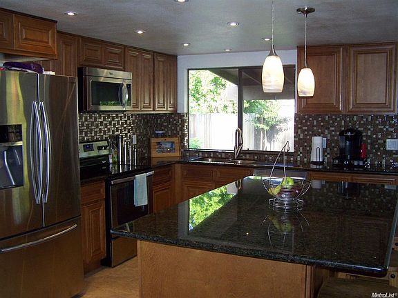 4th image of 1480 Sherwood Dr