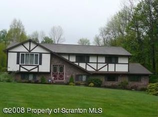 209 Edgefield Rd, Lake Ariel, PA 18436