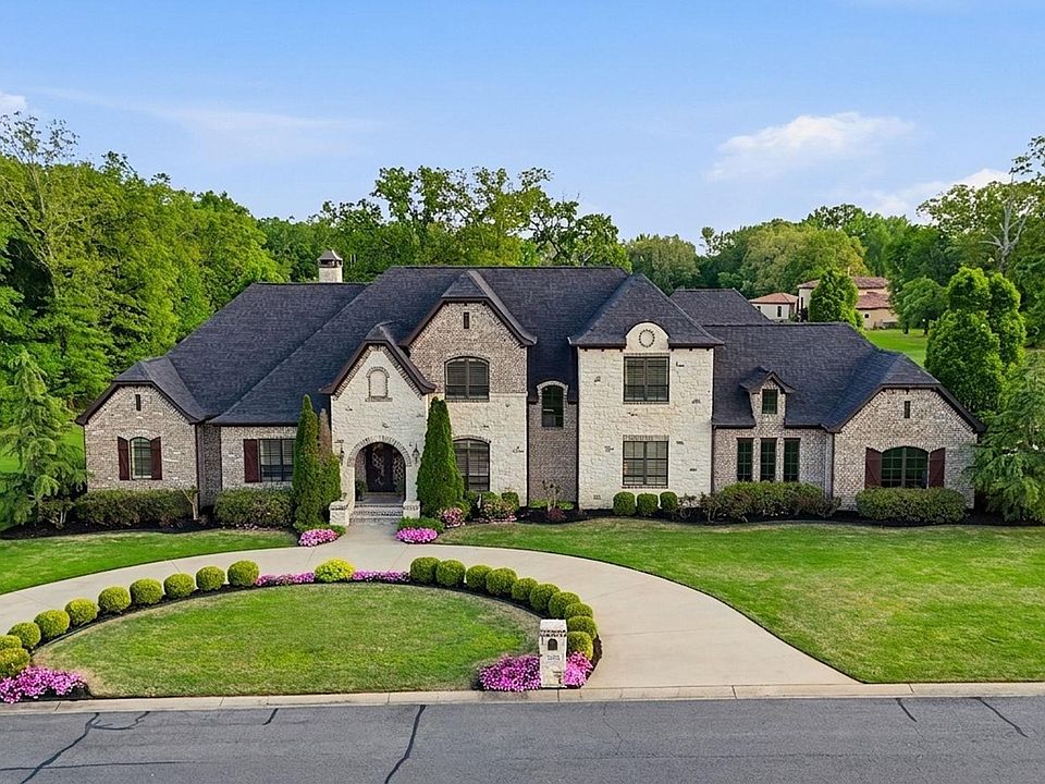 1st image of 375 Hunters Chase Dr