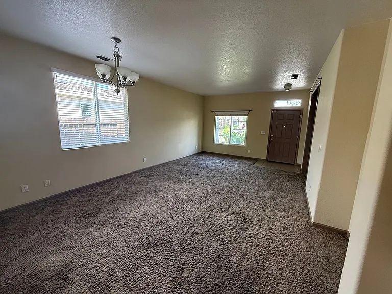 1764 Golden Way — Photo 12