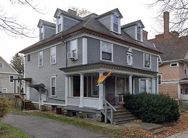 Girton Pl — Photo 1
