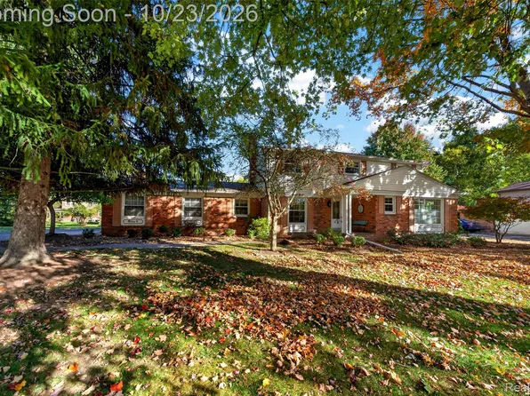 5533 Priory Ln, Bloomfield Hills, MI 48301