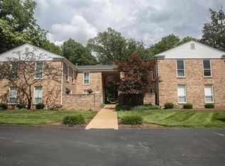 428 Colony Woods Dr #428, Saint Louis, MO 63122