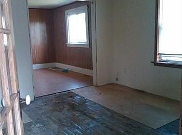 2nd image of 1032 Stevenson