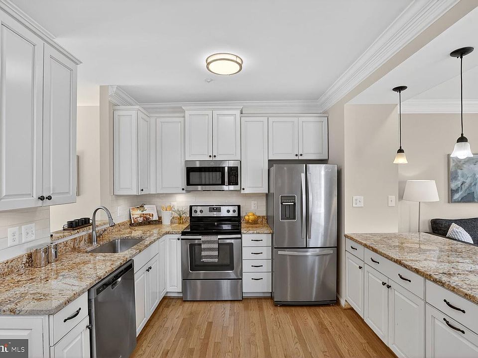 1st image of 3292 Mount Vernon Ave