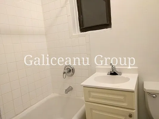 Rented by Lexington Real Estate Group | media 22