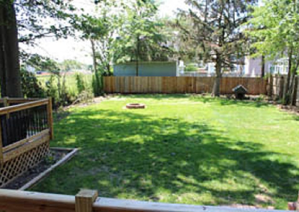 1st image of 946 Colvin Blvd
