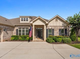 24 Queensland Dr, Huntsville, AL 35824