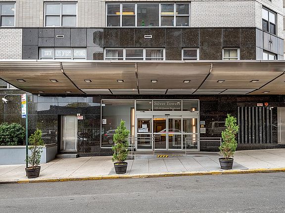 3rd image of 12510 Queens Blvd APT 515