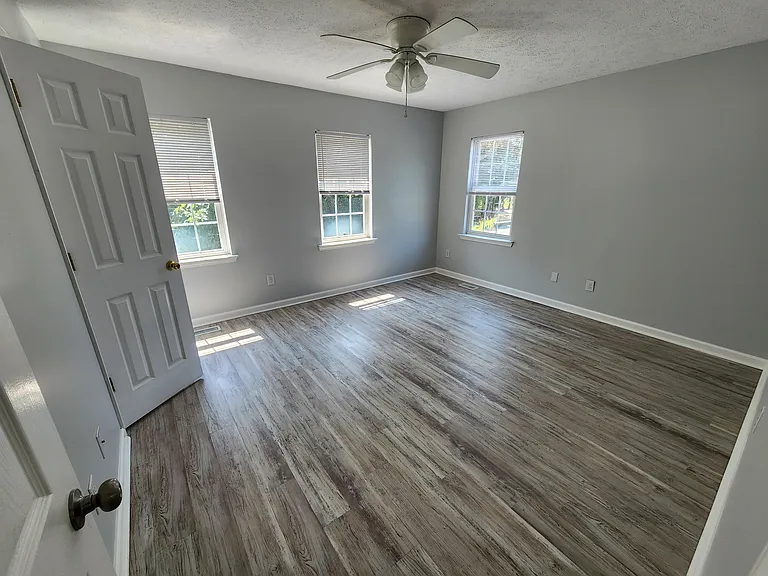 429 Womble St — Photo 6
