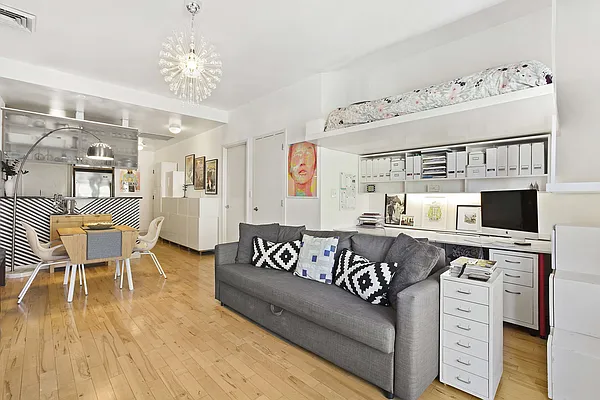 Sold by Compass | media 1