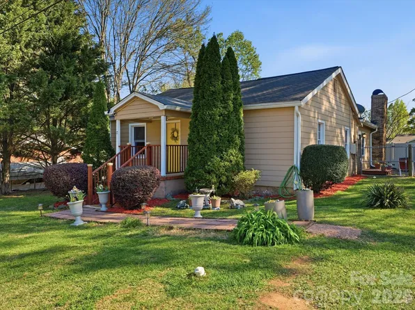 6223 Macon St, Charlotte, NC 28208