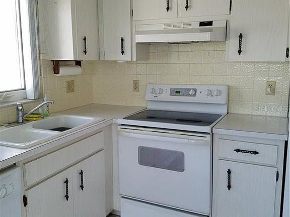 5th image of 5491 Lemon Tree Ln N #4