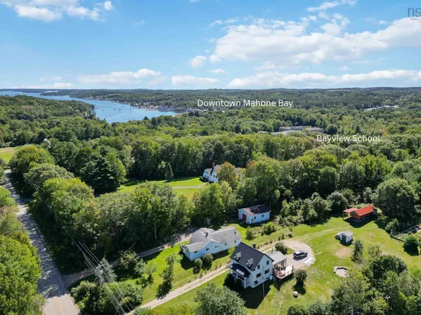 159 Woodstock Rd, Lunenburg, NS B0J 2E0