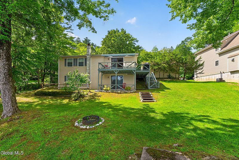 3rd image of 506 Hadlock Pond Road