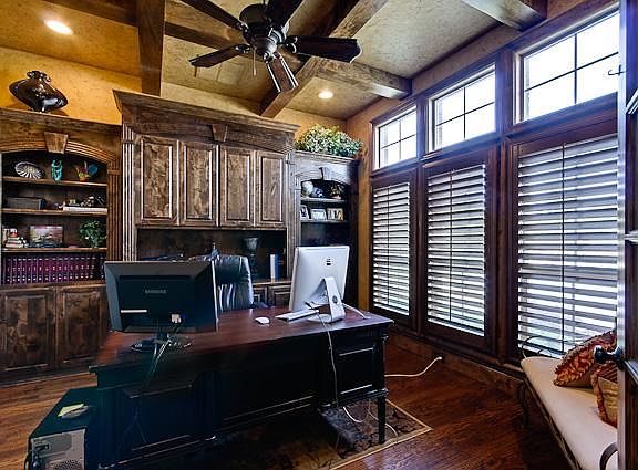 5th image of 2400 Spyglass Ct