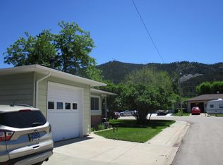 12 Mountain View Dr, Sundance, WY 82729