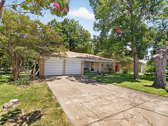 4th image of 307 Estates Dr