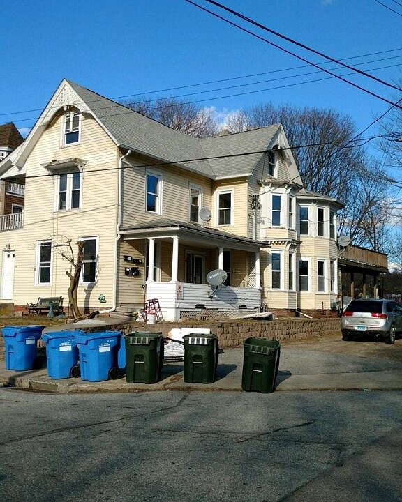 Outside. Junction of Pearl and Fairmount. Apartment advertised is 2nd and 3rd floors.