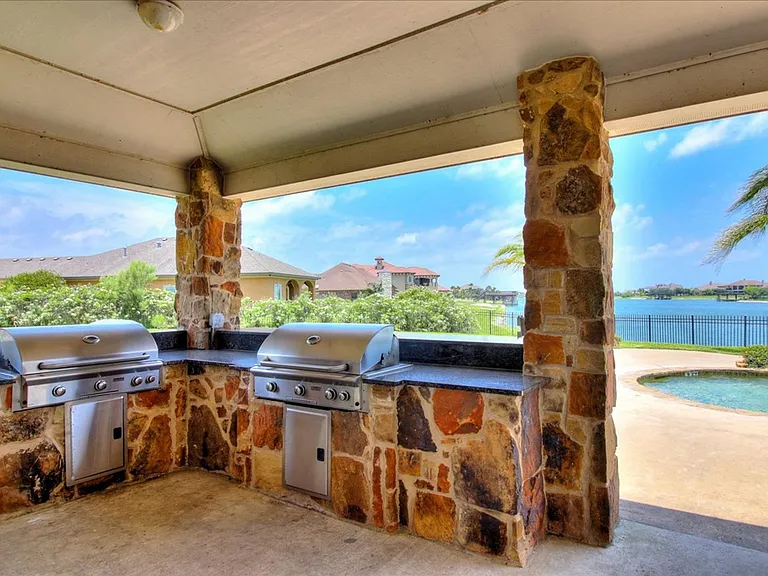 6241 Lago Vista Dr — Photo 64