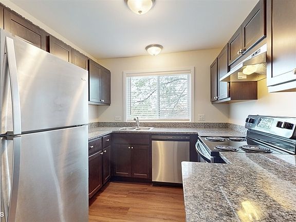 2nd image of 29W542 Country Ridge Dr APT F