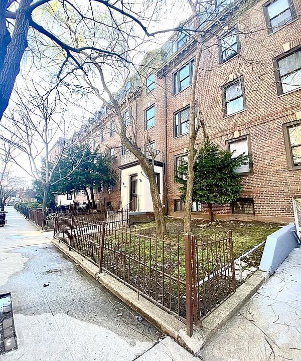 Building Photo 4