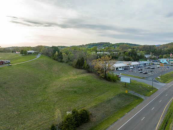 2nd image of 3000 N John B Dennis Hwy
