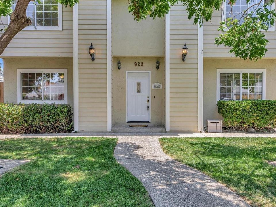 1st image of 923 Blossom Dr