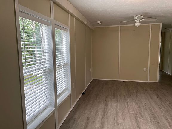 2nd image of 1018 Alandale Pl SE