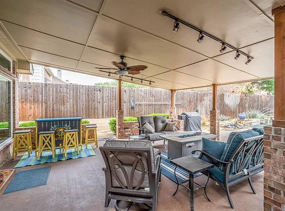 2nd image of 3008 Oak Meadow Dr