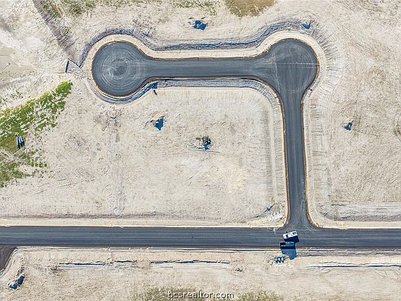 2nd image of 7044 Ellehue Ln