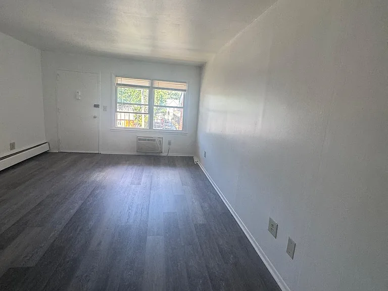 155 Birdseye St #B6 — Photo 8