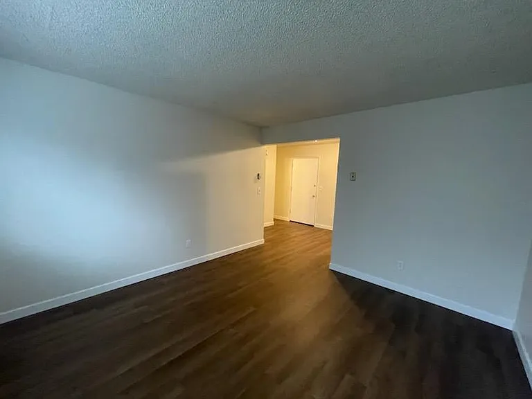 1000 NE 3rd St #9 — Photo 5