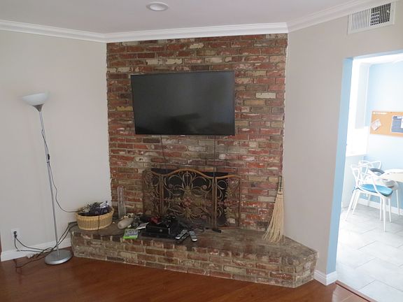 4th image of 4804 Cloverly Ave