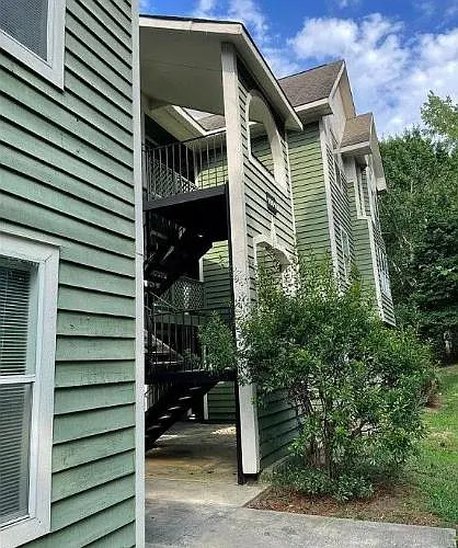 3 bed, 1299 sqft, $1,400 — Photo 2