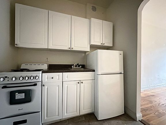 4th image of 352 E 85th St APT 2B