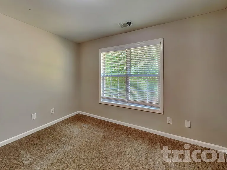 1219 Falls Creek Ct — Photo 17