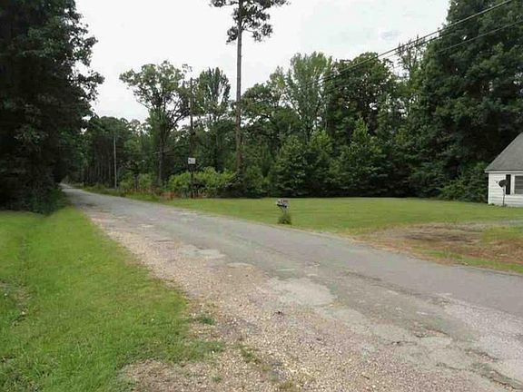 3rd image of 305 Elkins Rd