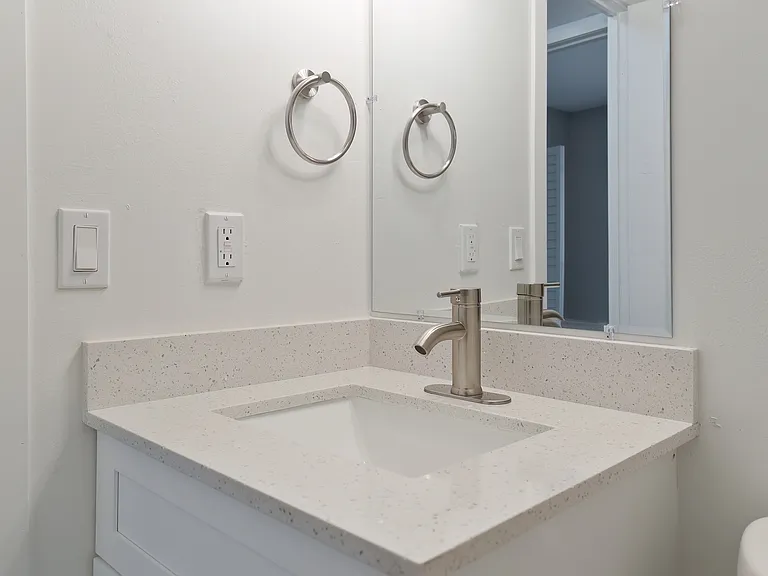 Emerald Cove West — Photo 15
