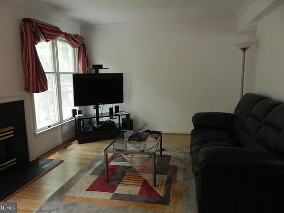4th image of 44 Lake Tahoe Cir