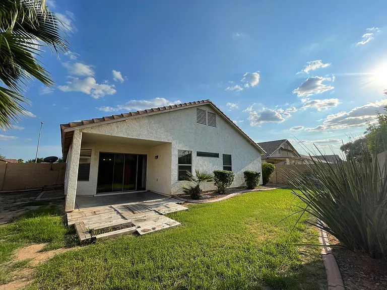 402 E Jasper Dr — Photo 17