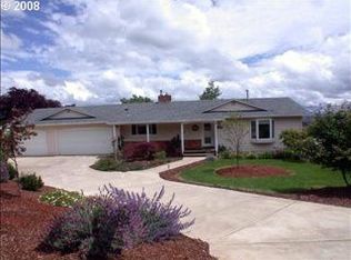 241 SW Walnut Ave, Dundee, OR 97115